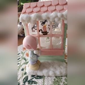 ENSCO PRECIOUS MOMENTPastel Figurine with Candle and Snowy Window